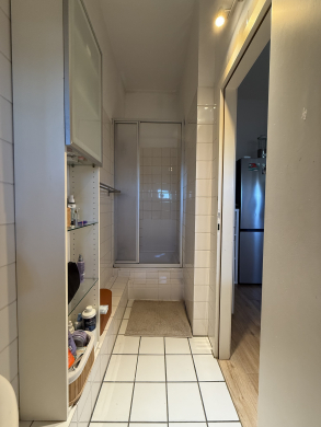 Bad Dusche - Lage! Lage! Lage!: Stilvolle Dachgeschosswohnung in Pempelfort!