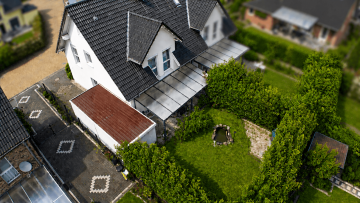 Außen Rückseite Drohne - Familienfreundliche Doppelhaushälfte in begehrter Lage von Dormagen zu verkaufen!